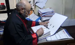 Trabzon'da 77 Yaşında Üniversiteyi Bitirdi Eğitim Aşkı