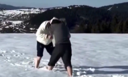 Fatih Tekke Kar Üstünde Güreşerek Zaferi Kutladı