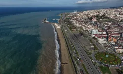 Trabzon Sahilinde Fırtına Sonrası Çamur Görüntüsü