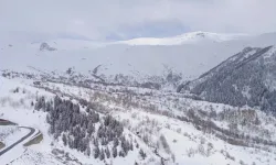 Trabzon’da Nisan Ayında Kar Sürprizi Yaşandı