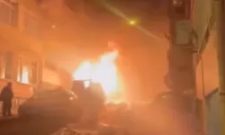 Fatih’te Park Halindeki Araç Alevlere Teslim Oldu