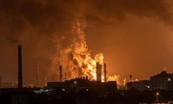 İran El Cübeyl’e Füze Saldırısı Düzenledi