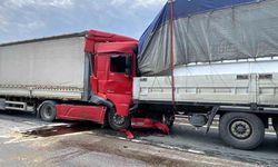 Kocaeli TEM’de 6 Tır Birbirine Girdi