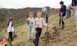 Akçaabat’ta Öğrencilerden Hatıra Ormanı Projesi