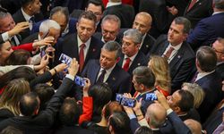 Özgür Özel’den Bayrak Mesajı Görevimizin Başındayız