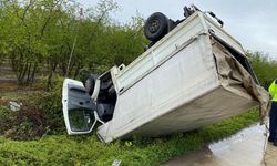 Samsun’da Kamyonet Devrildi Sürücü Yaralandı