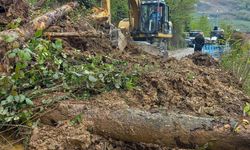 Trabzon Ortahisar’da Heyelan Yolu Ulaşıma Kapattı