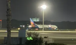 Antalya Uçağında Pilot Rahatsızlandı Acil İniş Yapıldı