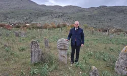 KTÜ Rektörü Çuvalcı Tuzi Şehitliği’ni Ziyaret Etti