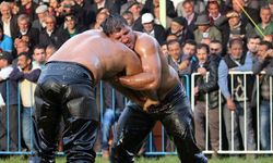 Kepez Yağlı Güreşlerinde Enes Doğan Şampiyon Oldu