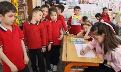 Amasya’da 11 Yaşında Kitap Yazan Öğrenci İlgi Odağı