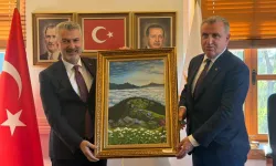 Bakan Bak’a Trabzon’da Anlamlı Hediye