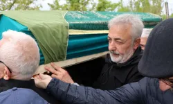 Mehmet Aslantuğ’un Annesi Son Yolculuğuna Uğurlandı