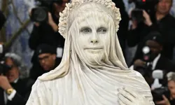 Met Gala 2026’da Heykelsi Ve Sanatsal Tasarımlar Öne Çıktı