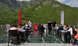 Artvin’de Cam Terasta Satranç Heyecanı