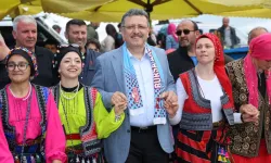 AKÇAABAT'TA HIDIRELLEZ COŞKUSU: BAŞKAN GENÇ'TEN YOL MÜJDESİ