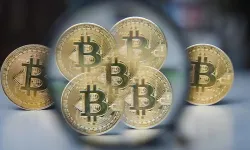 Bitcoin'de Sert Düşüş! Fiyat 70 Bin Dolar Sınırına Geriledi