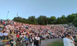 Trabzon'da Öğretmenlerden Nostalji Dolu Konser