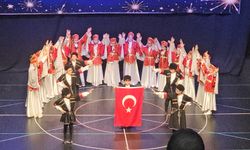 Kafkas Gösterisinde Türk Bayrağı ve Trabzonspor Coşkusu