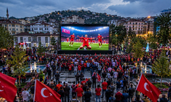 Trabzon'da Milli Maç Coşkusu Meydana Taşınıyor