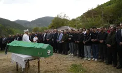 Genç Kadın Son Yolculuğuna Uğurlandı