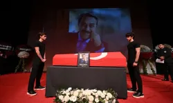 Türkan Şoray Kadir İnanır'a Gözyaşlarıyla Veda Etti