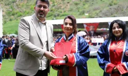55 Yaşında Üniversite Birincisi Oldu