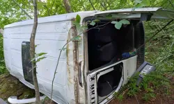Kumru'da Yolcu Minibüsü Uçuruma Yuvarlandı: 9 Yaralı