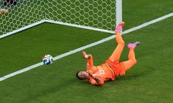 Muslera Rekor Kırdı, Uruguay Turnuvaya Veda Etti
