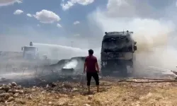 Şanlıurfa'da Saman Yüklü TIR Alevlere Teslim Oldu