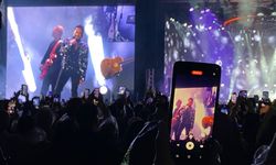 Tarkan Ankara'da Binlerce Hayranıyla Yağmur Altında Buluştu