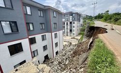 Trabzon'da İstinat Duvarı Çöktü, Aileler Son Anda Kurtuldu