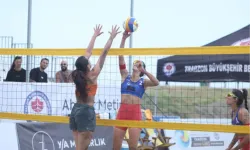 Trabzon'da Plaj Voleybolu Heyecanı Sürüyor