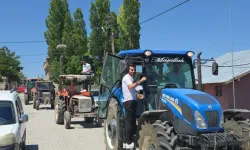 Trabzonluların Van’da Traktörlü Düğün Konvoyu Şaşırttı