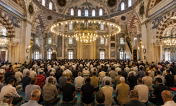 Cuma Hutbesinde Kardeşlik Mesajı Verildi