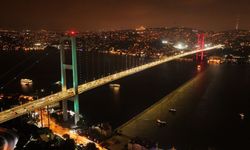 Mekke Anlaşması Mesajı Simge Yapılara Taşındı