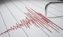 Endonezya'da 7,7'lik Deprem: 20 Can Kaybı