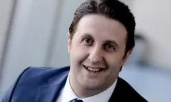 İlker Ayrık Sağlık Sorunları Nedeniyle Sahneden Uzaklaştı