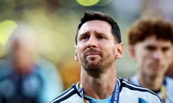 Messi'den Babasına Veda: Futbolu Bırakacak Mı?