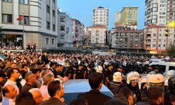Ümraniye'de Cemaat Merkezine Polis Operasyonu