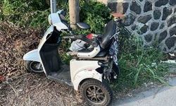 Beşikdüzü’nde Minibüs Akülü Araca Çarptı