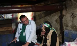 Ayder’de 109 Yaşındaki Sabriye Nineye Sağlık Desteği