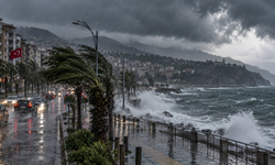 Meteoroloji Trabzon İçin Alarm Verdi: Yağış Ve Fırtına