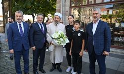 Bakan Tekin’den Ahmet Metin Genç’e Övgü