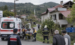 Trabzon'da Çatıdan Düşen Sac Ağır Yaraladı