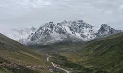 Kaçkar Dağları Karla Beyaza Büründü