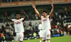 Galatasaray'ın Yenileri Taraftara Üçlü Çektirdi