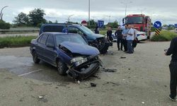 Trabzon İstikametinde İki Araç Çarpıştı
