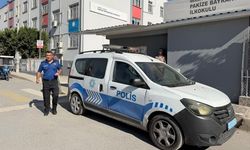 İlkokul Öğrencisinin Çantasından Tabanca Çıktı