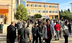 Turgutlu’da Okul Önünde Gergin Bekleyiş